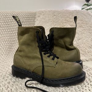 Dr. Martens Women size 6, 1460 Pascal Made in England Titan Leather Boots